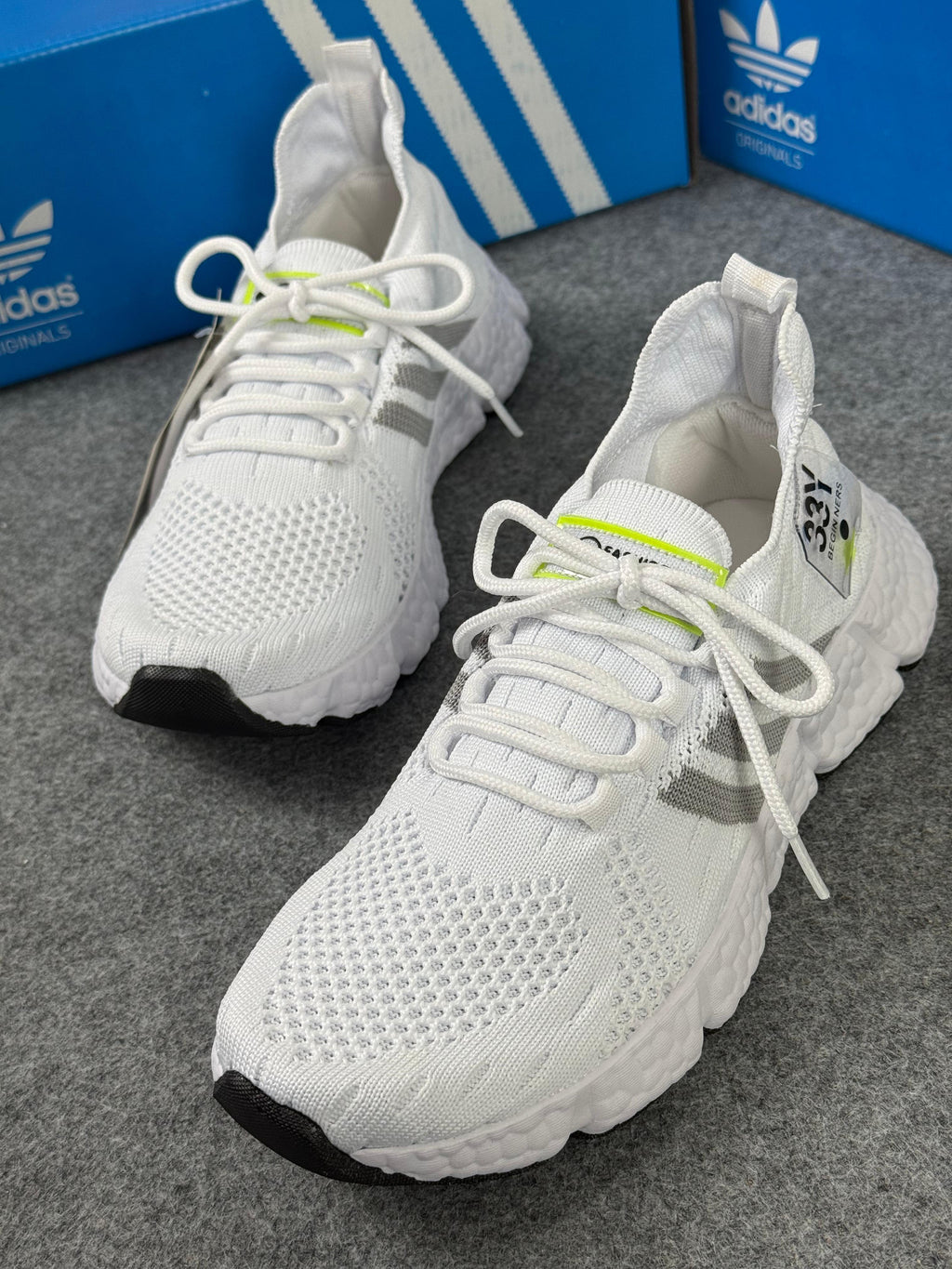 Tênis Unissex Adidas 33Y