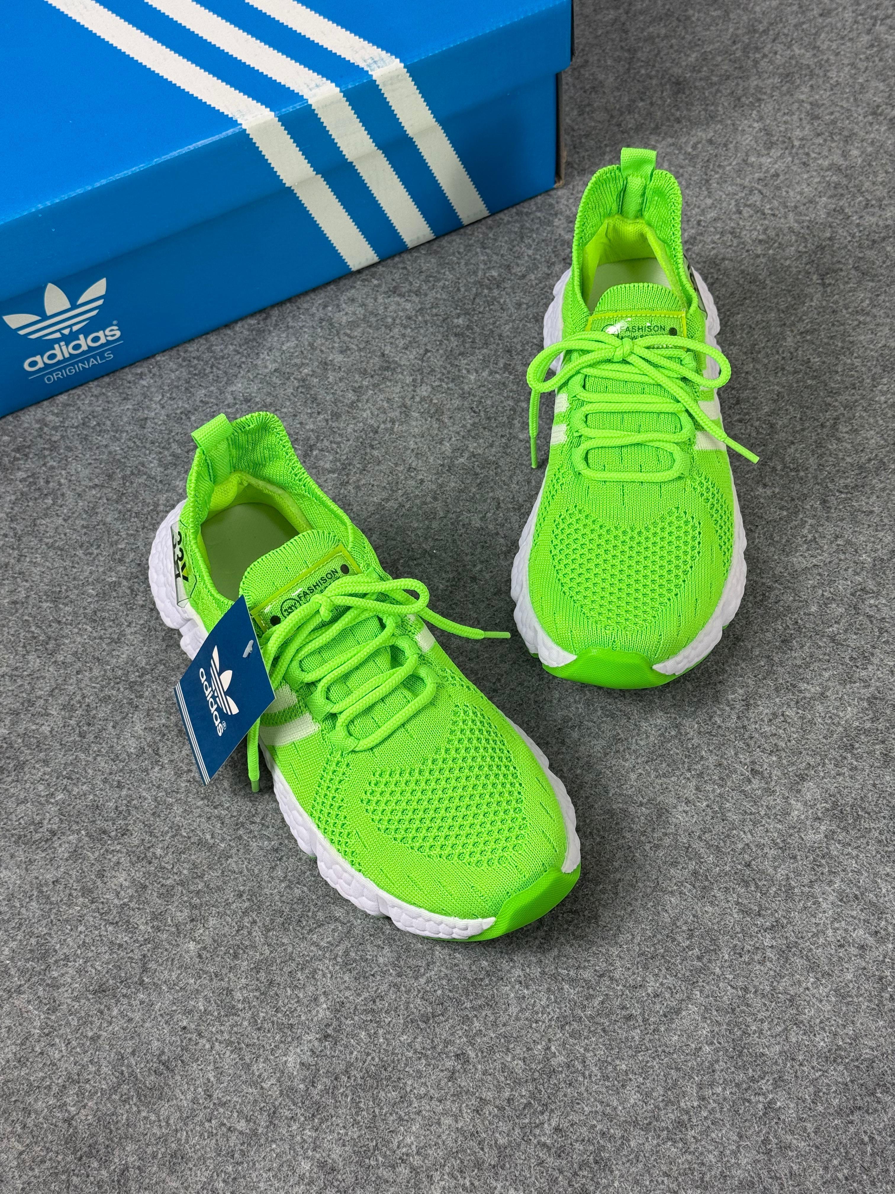 Tênis Unissex Adidas 33Y